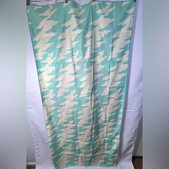 NWOT-Dead & Co Playing In The Sand 2023 Beach Towel, Tapestry, 71.5” x 35” - Picture 3 of 3